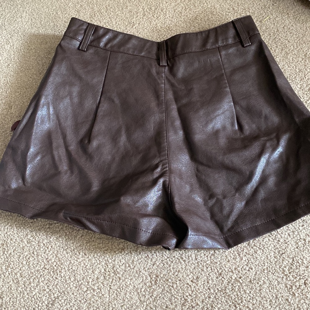 Kittenish small brown pleather shorts - Picture 2 of 2